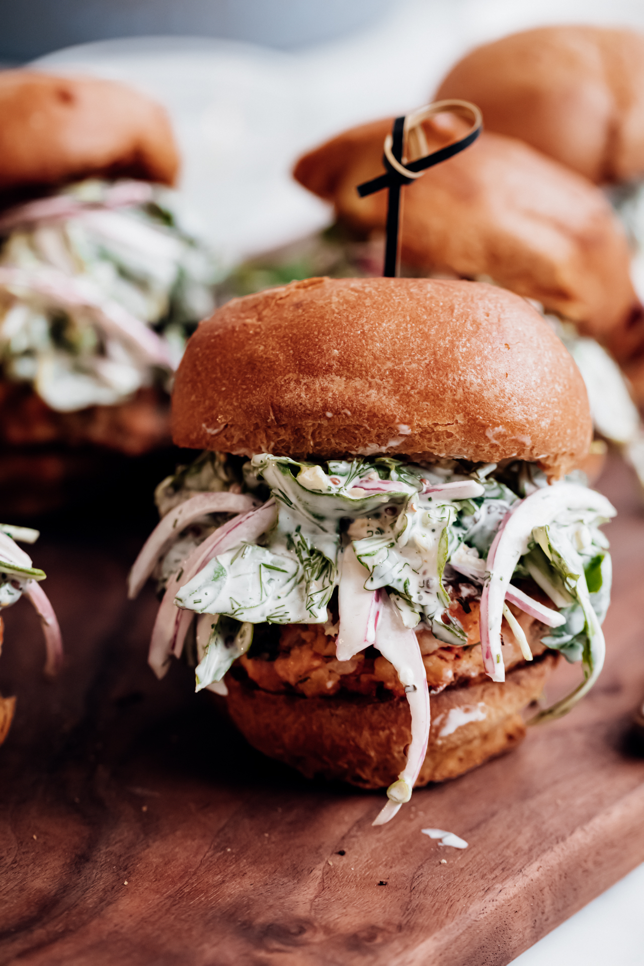 Recipe: Salmon Burgers & Aioli with Corn, Arugula & Fresh Oregano